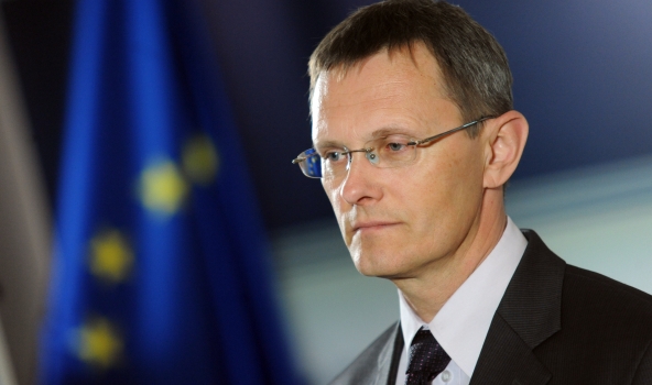 Фотография к новости Андрис Вилкс: «Введение евро не принесло Латвии ожидавшихся плодов»
