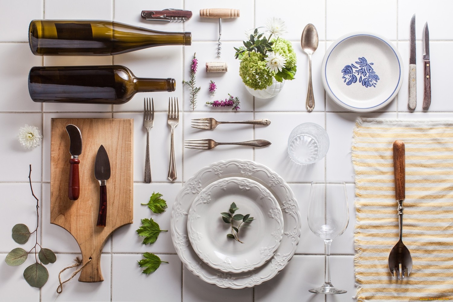 Фотография к новости Как купить посуду на кухню: материалы, стили, свойства