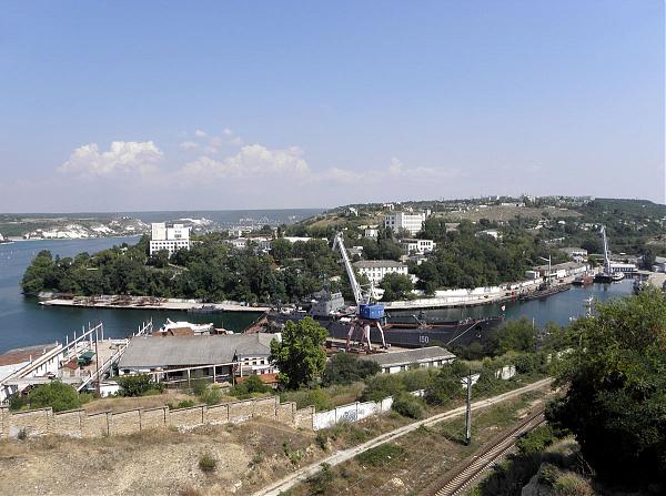 Фотография к новости Петр Порошенко заявил о продаже Севастопольского судоремонтного завода